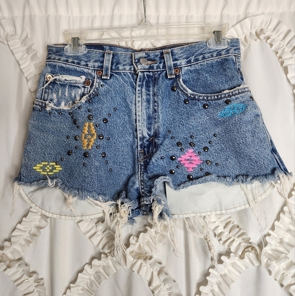 Furst Of A Kind Vintage Levi's Southwestern Tribal Jean Short Women's Sz 28 Boho - Picture 1 of 3
